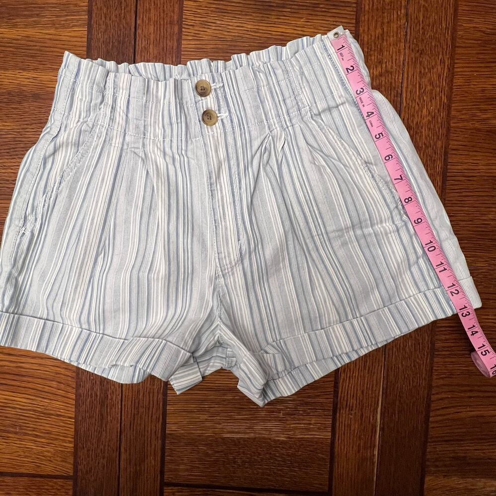 American Eagle AE Striped Mom Shorts Size 6 Light Blue White Ultra High Rise - Picture 14 of 16